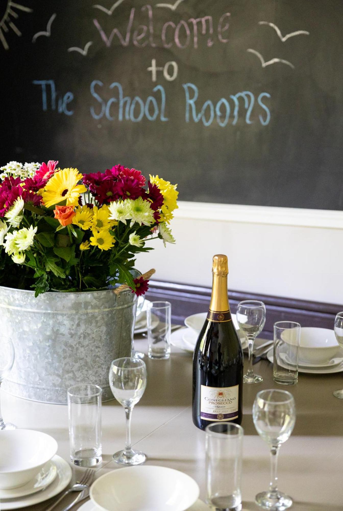 The School Rooms Estate Beautiful, Georgian Apartments With Private Heated Pool And Hot Tub Wifi And Parking Near Bath Box  Zewnętrze zdjęcie